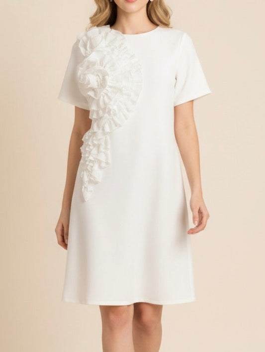 Vestido blanco con detalle floreado